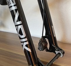RockShox Ultimate Charger 3.1 RC2 29" DebonAir+ Tapered Boost