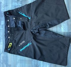 Dirtlej shorts Gr. M schwarz