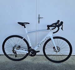Trek Domane SL 5 Disc - Shimano 105 2x11 - Carbon Rennrad - 2023 - Neu - gr. 56