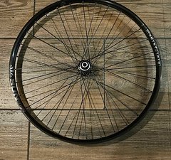 Sun Ringlé Düroc SD 37 Laufrad Vorne 27,5 15x100 M8010 Disc Neu