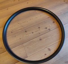 Carbon Carbonfelge 29" 30mm Innenbreite 28 Loch Asymmetrisch 350g