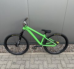 Santa Cruz Bicycles JACKAL 2024