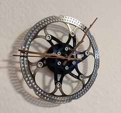 Soulriderart DIY KIT Wanduhr MTB Bremsscheibe (krumme Holzzeiger)