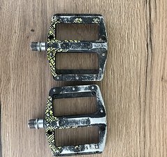 Sixpack Flat Pedals