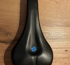 SQlab 611 Ergowave S-Tube Sattel 15cm
