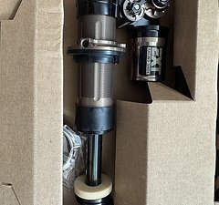 EXT Storia V4 - 210x55mm Dämpfer 475lb + 500lb Federn