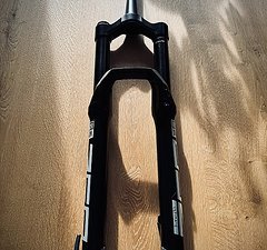 RockShox ZEB Ultimate Charger 3 RC2 29 180mm Mod. 2024