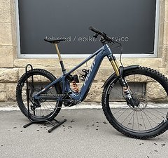 Pivot Cycles Shuttle LT Custom / Pro X0 Eagle Transmission / Neo Live