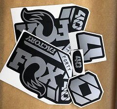 Stickerworkshop Fox 40 Factory Gabel Decal Set - Silber