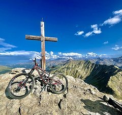 YT Industries Capra Al Comp Größe M customized mit Hope
