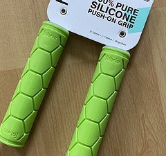 Fabric Silicone Push-On Grün