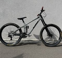 Kona Operator Custom Build Large