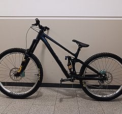 Raaw Madonna V3 | Rahmen | Medium | Schwarz | inklusive Öhlins Fahrwerk
