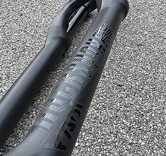 RockShox YARI 150mm - 29“ - NEU!