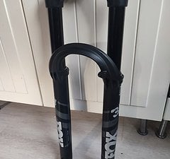 Fox Racing Shox 34 FLOAT Performance GRIP Dämpfer, 140mm Federweg, 29er (2022)