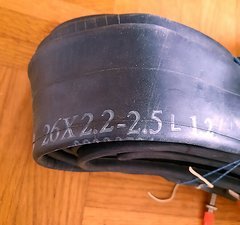 Maxxis Fahrradschläuche 26" x 2.2-2.5 SV / 3 Stück