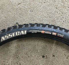 Maxxis - Assegai 29x2,5 - WT - MaxxTerra - EXO+ - Logo Weiß