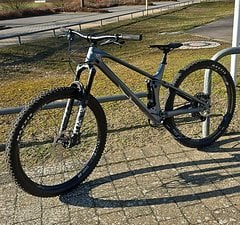 YT Industries Izzo Core 2 Gr. L EISBLAU