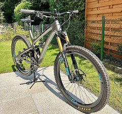 Yeti Cycles SB 5.5c Carbon Rahmen/Lenker/Felgensatz I Graumatt I Größe XL