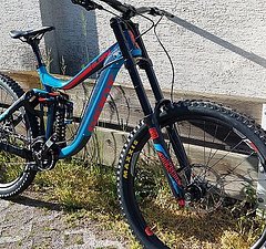 Giant Glory 1 2016 (M)