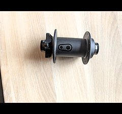 Crankbrothers Project321 DH Boost Nabe  20x110mm 28-loch