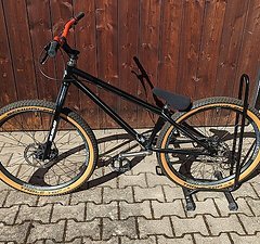 Octane One Spark Street/Park Bike