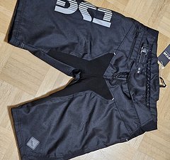 TSG Trailz MTB Shorts size L (NEW)