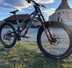 Nukeproof Dissent 275