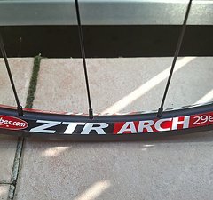 Stan's NoTubes ZTR ARCH 29er / Novatec