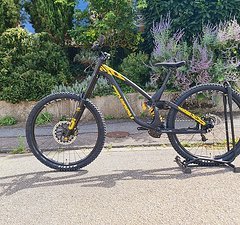 NS Bikes Fuzz 29 Zoll Downhill Freeride Bike neu mit Öhlins Größe L