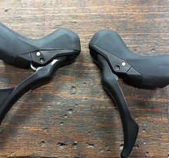 Shimano CUES ST-U6030+BR-U6030 Scheibenbremsenset v+h (1x11)