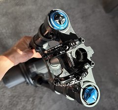 Fox Racing Shox 40 Performance Elite 29“ / DT Swiss FR2020 / Kryptotal DH