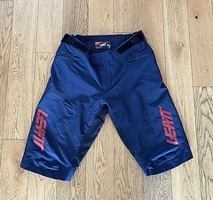 Leatt MTB 3.0 Shorts, Onyx, Größe L, NEUWERTIG