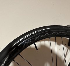 Campagnolo Bora WTO 33 disc mit Pirelli P Zero 30mm neuwertig!