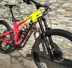 Trek Slash 9.8 XT M Gen 5 Project One