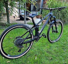 YT Industries Izzo Core 2 2023 L neuwertig