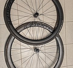 Bontrager Aeolus Pro 37 Disc - 37mm Carbon Rennrad Laufradsatz pirelli