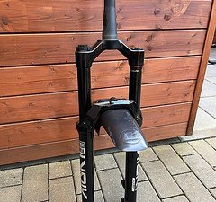 RockShox Lyrik Ultimate, 29“, 150mm, 44mm Offset, Charger 3