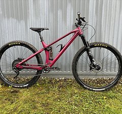 YT Industries Izzo Full Carbon Trail Bike VB