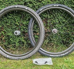 Ax Lightness MTB/Gravel-Laufradsatz (Tubular 29er, <1200 g, inkl. Schlauchreifen)