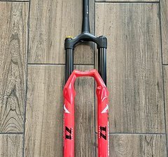 Marzocchi Bomber Z1 Federgabel 29er 36mm 170mm Air Red Neu