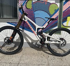 Santa Cruz Bicycles V10