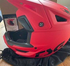 TSG Sentinel Solid Color - Fullface Helm