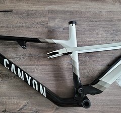 Canyon Lux World Cup CF7 Rahmenset aus 04/2023, Gr. M, neuer Service, TOP