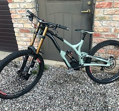 Commençal Supreme DH v4 Mullet M