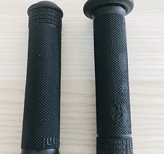 Renthal Push-On Griffe Ultra Tacky