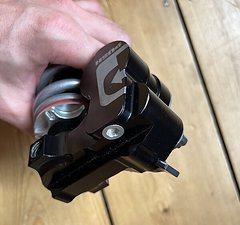 Push Industries 11.6 Elevensix 185x55 Trunnion, 450 oder 475er Feder