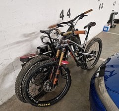 YT Industries Capra CF Pro Race: 13,4kg (Highend Modell)