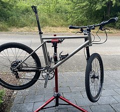 Florian Wiesmann Koxinga IV Custom-made Stahlfully von Meister Wiesmann, mit Rohloff und Lefty