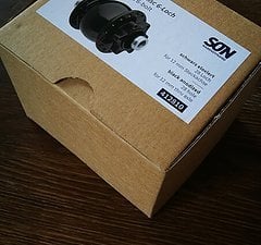 Son Nabendynamo 28L schwarz NEU 100mm